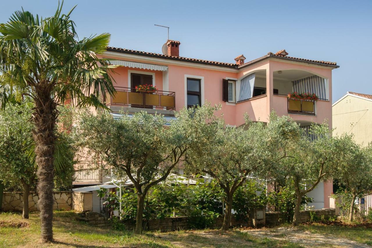 Apartments Nives Porec Exterior photo